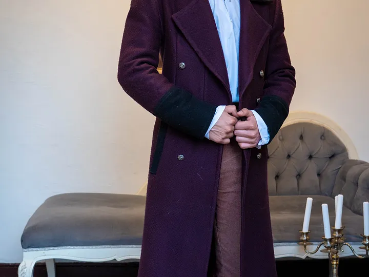 Trajes de época para hombres: cómo construir un personaje por capas
