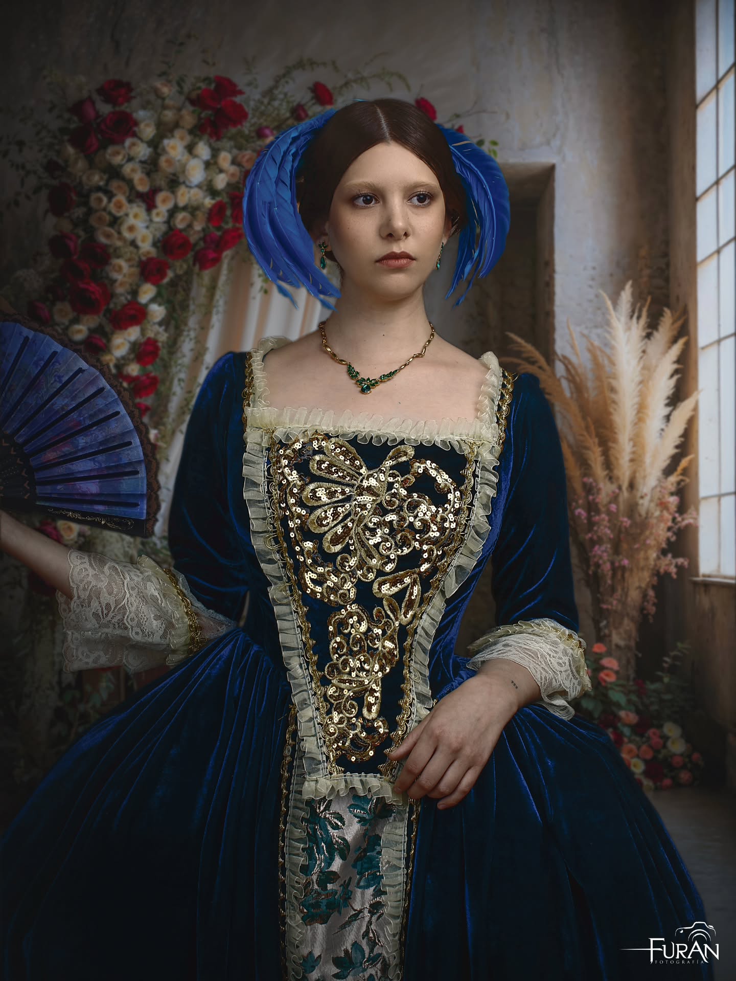 Sesión de fotos de hace unos días con la @josefina.jvl caracterizada como Elizabeth (Mia Goth) en Frankestein 😍
Maquillaje de la seca @jajavimua y vestuario de @vestuario.antiguo 

Te gustaría una sesión de fotos de época? Escríbeme! ❤️

Tomadas con mi Canon EOS R6 Mark II y objetivo Canon 50mm F1.2 L que puedes encontrar en la mejor tienda de fotografía @tripodes.cl 👌

#portrait #frankestein #canonchile #retroshoot #retrato