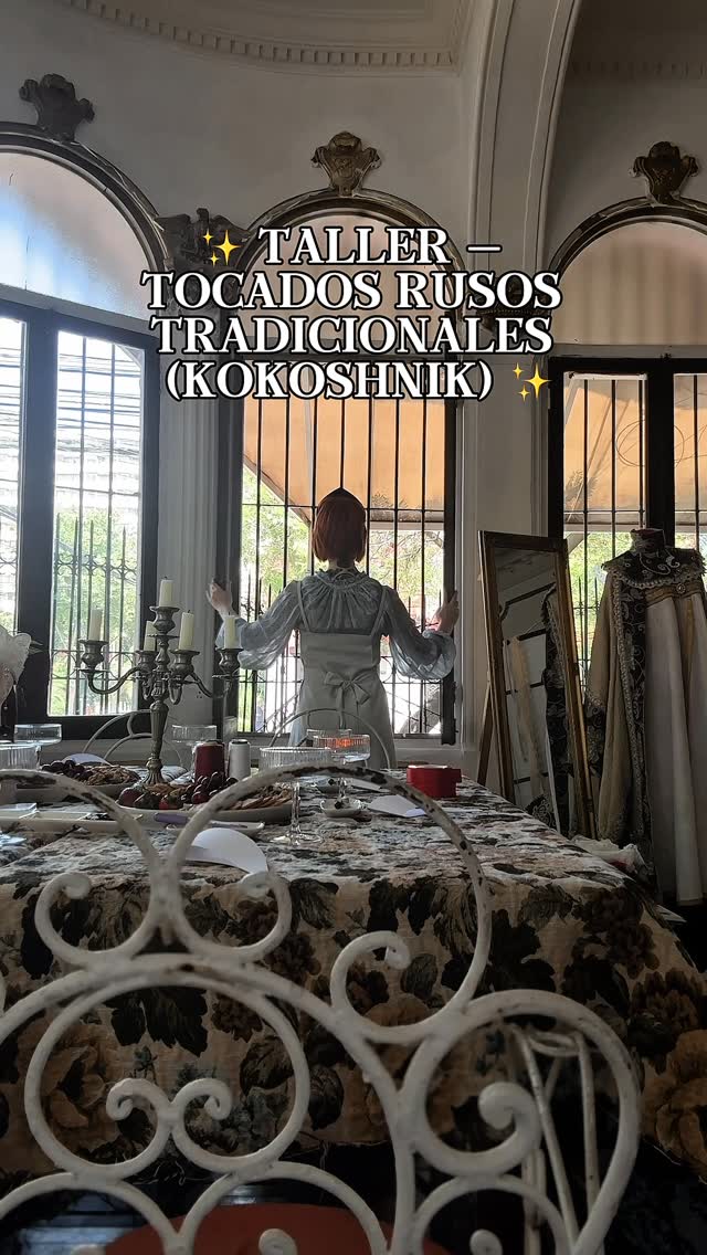 Santiago 🇨🇱✨ TALLER — TOCADOS RUSOS TRADICIONALES (KOKOSHNIK) ✨

¿Te gustaría crear tu propio tocado tradicional ruso y vivir una experiencia cultural diferente?

Tu entrada incluye:
🧵 Todos los materiales para crear tu kokoshnik personal (desde la aguja hasta la tela). ¡Te lo llevas a casa!
📖 Una charla sobre la antigua fiesta pagana rusa “Maslenitsa”.
👗 La posibilidad de vestirte con traje tradicional (sarafán + kokoshnik) para una experiencia completa.
🫖 Té estilo buffet con sabores típicos de la celebración: blinis, syrniki y más.

Un kokoshnik así normalmente cuesta alrededor de 60.000 CLP,
pero el taller cuesta solo 35.000 CLP ✨

📍 20 de Marzo
Av. Salvador 2018, Ñuñoa

⏰ Horarios:
12:00–15:00
17:00–20:00

❗️ Cupos limitados
Escríbenos por DM para reservar 💌