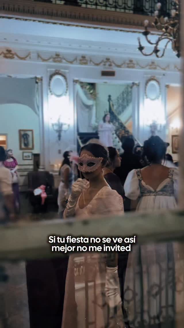 Video del baile al estilo Bridgerton 😍 Para no perderte los anuncios de los próximos bailes en Santiago de Chile, síguenos @vel_adaa @vestuario.antiguo