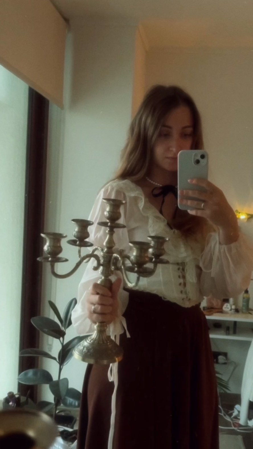 Qué lindo es cuando tu esposo apoya tu interés y está listo para cambiarse de ropa. ¿Estás deseando realizar una sesión de fotos conjunta? 😍