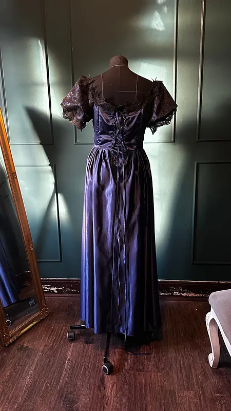 Bella